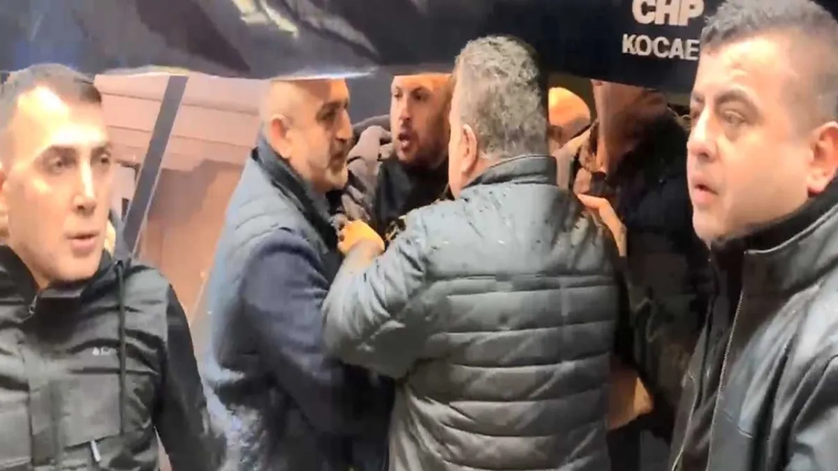 CHP Kocaeli Olağan İl Kongresi’nde olay: Partililer gazetecilere saldırdı haberinin görseli