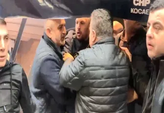 CHP Kocaeli Olağan İl Kongresi’nde olay: Partililer gazetecilere saldırdı