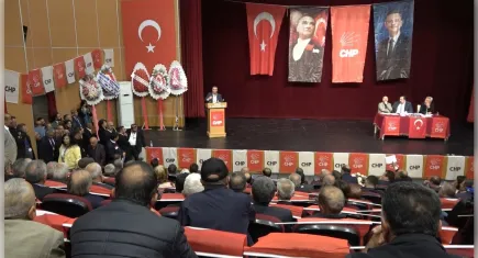 CHP Sivas Kongresi'nde yapay zeka krizi: Baki Çoban’dan etekli fotoğraf iddiası
