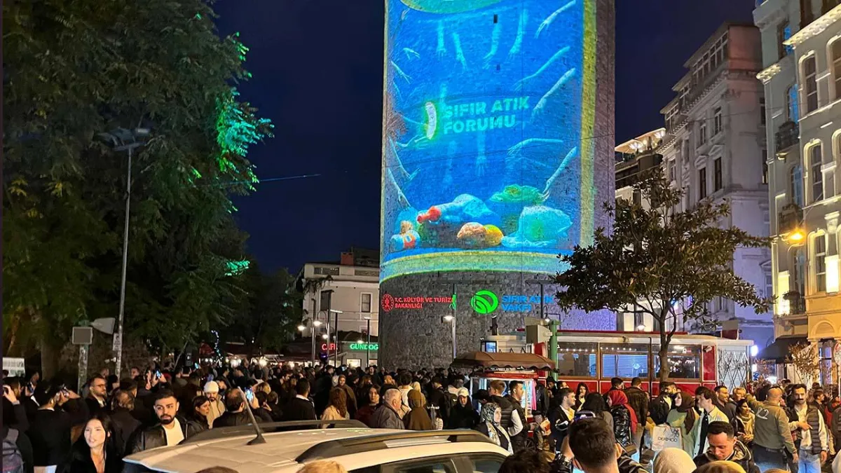 Galata Kulesi çevre için ışık saçtı: Sıfır Atık temalı görseller büyüledi haberinin görseli