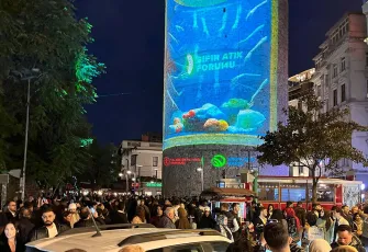 Galata Kulesi çevre için ışık saçtı: Sıfır Atık temalı görseller büyüledi