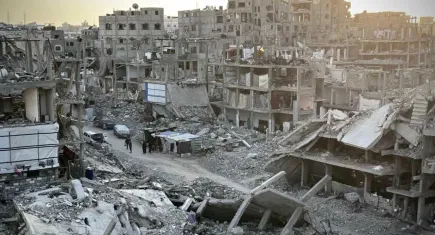 İsrail ordusu Gazze'deki Refah'ı havadan vurdu