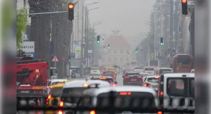 İzmir'de sağanak yaşamı olumsuz etkiledi