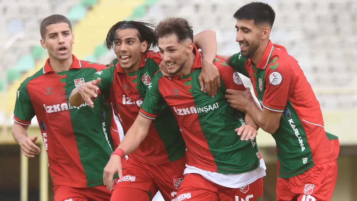 Karşıyaka çift kulvarda zirvede haberinin görseli
