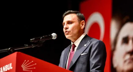 Özgür Çelik'ten kayyum Gürsel Tekin'e tepki