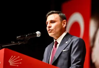 Özgür Çelik'ten kayyum Gürsel Tekin'e tepki