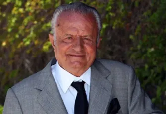 Türk Modasının öncü isimlerinden Zeki Başeskioğlu hayatını kaybetti 