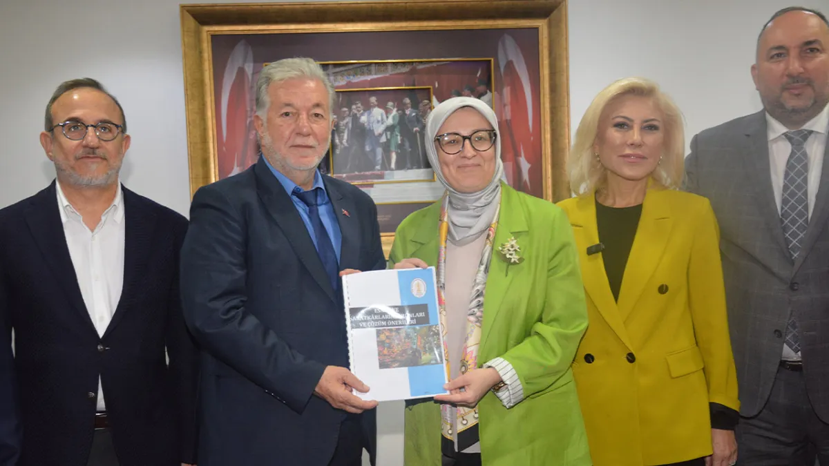 AK Parti Genel Başkan Yardımcısı Belgin Uygur’dan İESOB Başkanı Yalçın Ata’ya ziyaret haberinin görseli