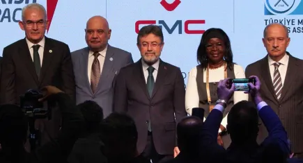 Bakan Yumaklı: Ormanlarımızı tarihimizin en güçlü filosuyla koruyoruz