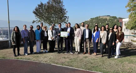 Bakanlıktan Bayraklı Belediyesi’ne ‘İlçe Geneli Sıfır Atık Belgesi’ verildi