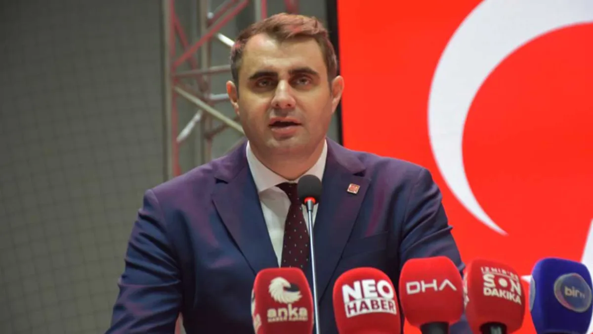 CHP’de bayrak teslimi: Yeni başkan mazbata alıyor! haberinin görseli