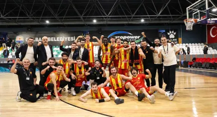 Göztepe, son saniye üçlüğüyle kazandı 