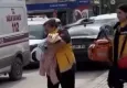 İzmir’de cami avlusunda terk edilmiş erkek bebek bulundu