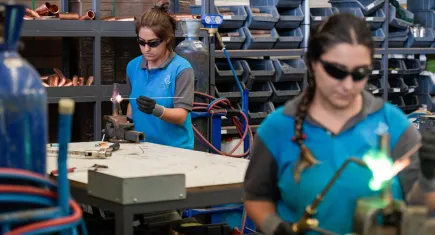 İzmir’de kadınlar ve gençler için istihdam seferberliği sürüyor