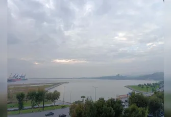 İzmir Körfezi'nde kirlilik alarmı: Kötü koku sahilleri sardı