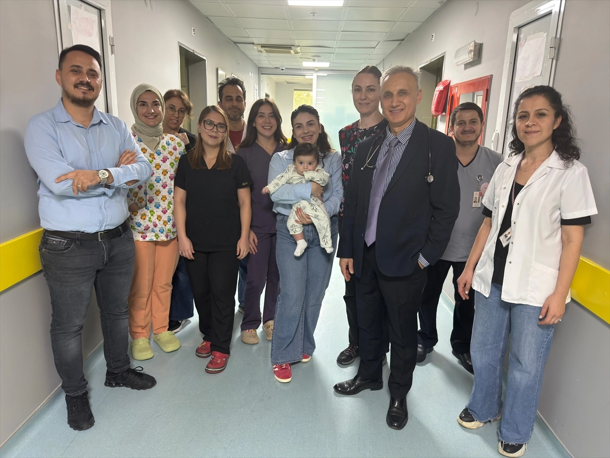 Mustafa Kayra bebek, minik kalbinde açılan &quot;tünel&quot;le rahat nefese kavuştu başlıklı video haberin görseli