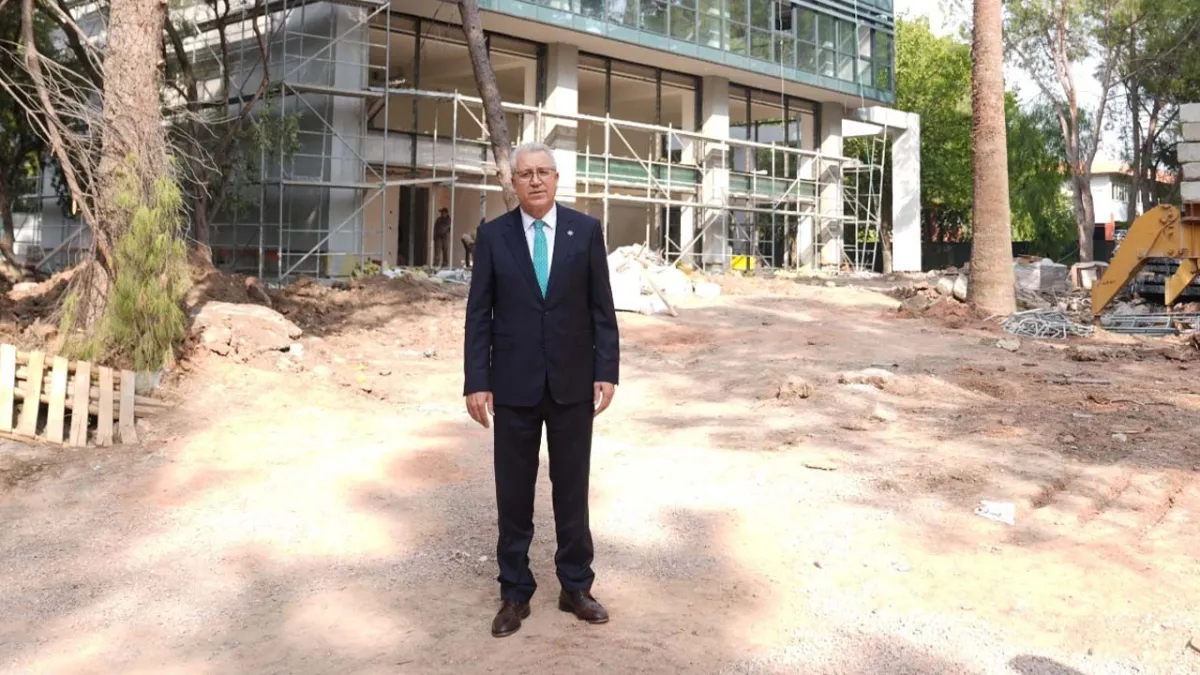 Rektör Budak, Ege Teknopark’ta incelemelerde bulundu haberinin görseli