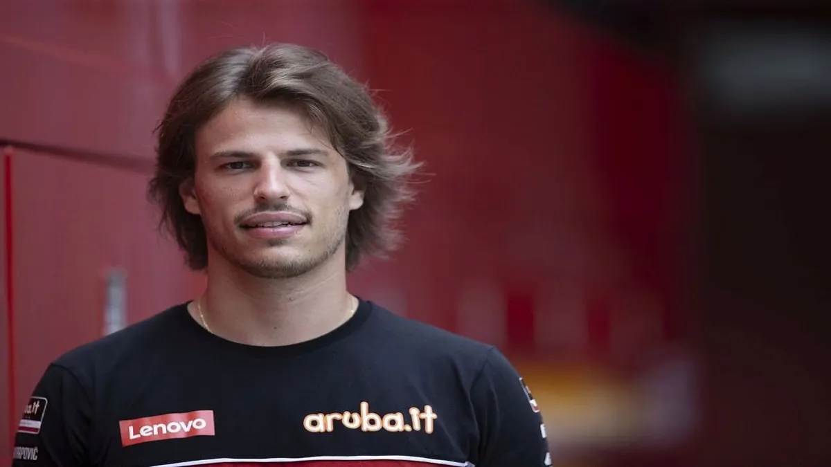 Toprak Razgatlıoğlu’nun yarış dışı kalmasına neden olmuştu: Nicolo Bulega kimdir? haberinin görseli