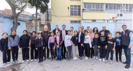 Başkan Mutlu’dan öğrencilere sürpriz ziyaret ve gezi sözü