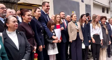 CHP İzmir'de Güç dönemi: Yeni başkan mazbatasını aldı!