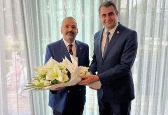 CHP İzmir’in yeni başkanından Aslanoğlu ziyareti