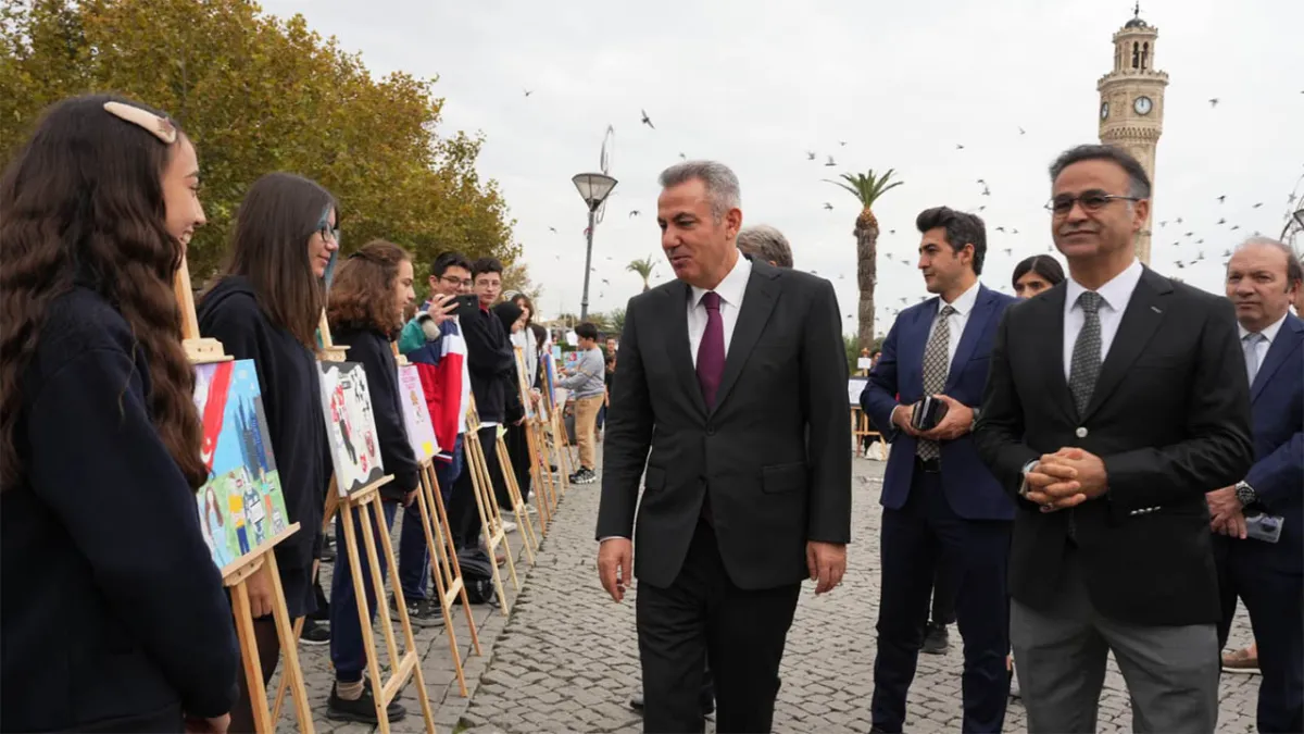 İzmir’de Cumhuriyet’in 102. yılı sanat ve kültür etkinlikleriyle kutlandı haberinin görseli