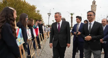 İzmir’de Cumhuriyet’in 102. yılı sanat ve kültür etkinlikleriyle kutlandı