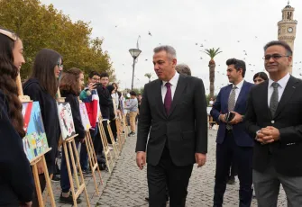 İzmir’de Cumhuriyet’in 102. yılı sanat ve kültür etkinlikleriyle kutlandı