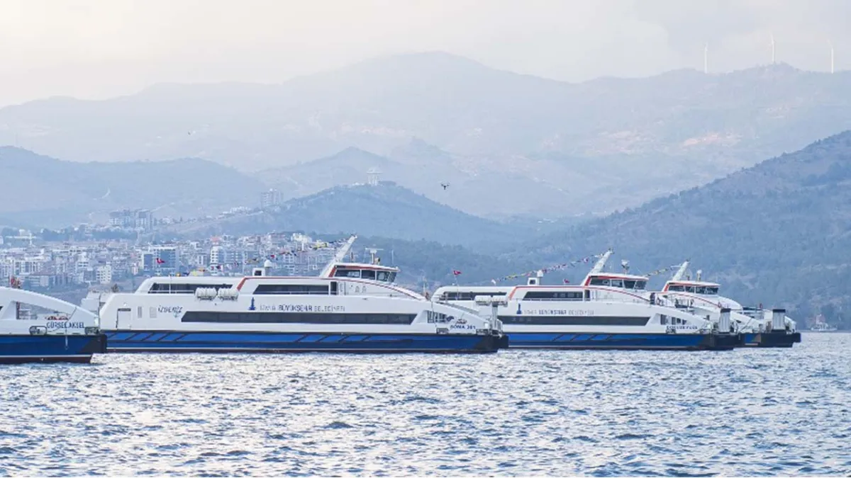 İzmir’de deniz ulaşımında memnuniyet zirvede: İZDENİZ, yolcu memnuniyetinde yüzde 94 başarıya ulaştı haberinin görseli