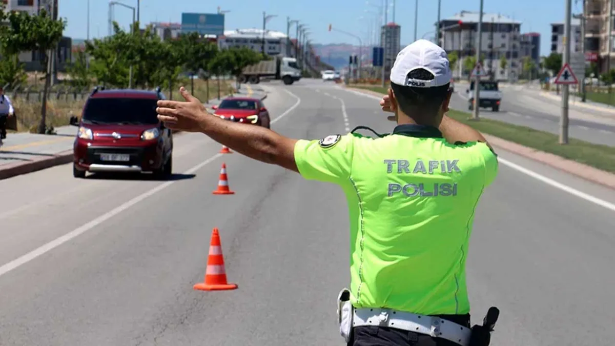 Trafik cezalarında yeni dönem: Bakan Yerlikaya detayları açıkladı haberinin görseli