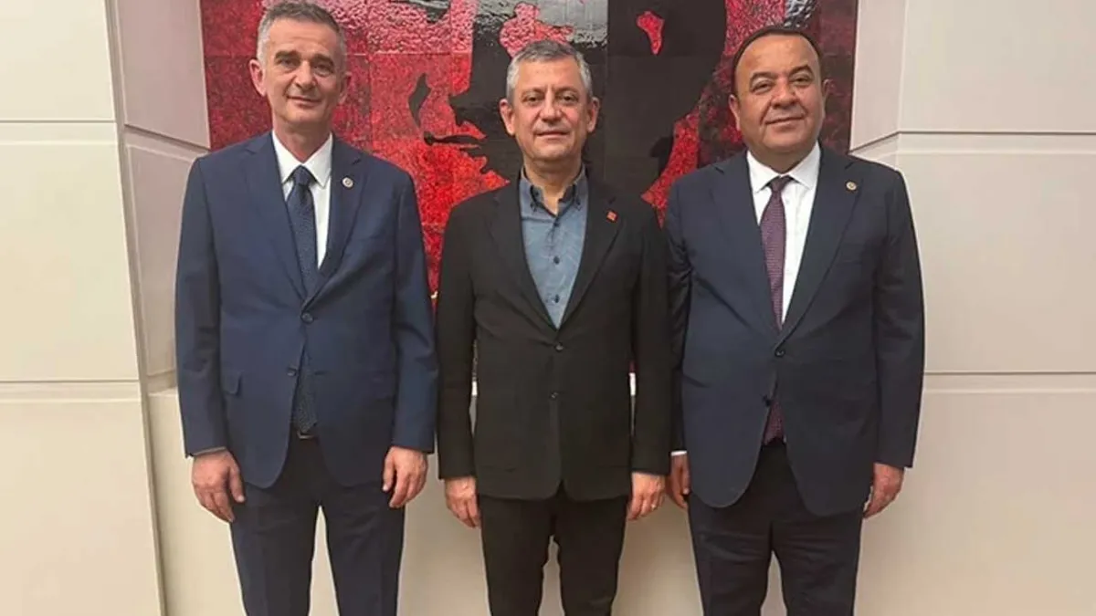 Ümit Dikbayır CHP’ye katılıyor: Rozetini Özgür Özel takacak haberinin görseli