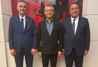 Ümit Dikbayır CHP’ye katılıyor: Rozetini Özgür Özel takacak
