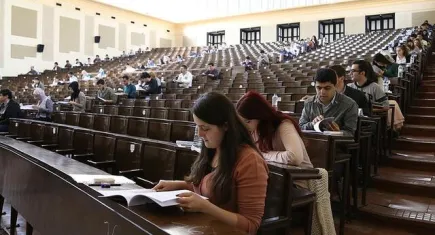 Üniversite öğrencilerini ilgilendiren YÖK kararı: Diploma 3 yılda!
