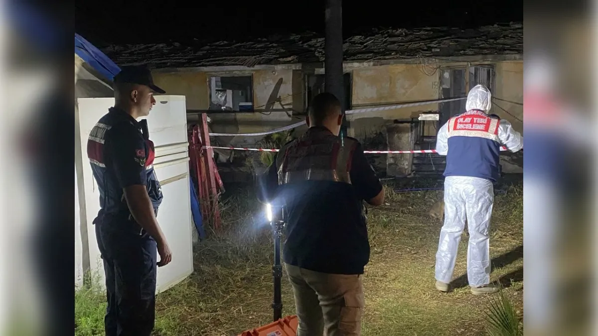 Annesini yaralayıp arkadaşını öldürdü! haberinin görseli