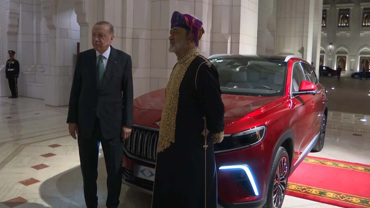 Cumhurbaşkanı Erdoğan'dan Umman Sultanı Heysem bin Tarık'a Togg hediyesi haberinin görseli