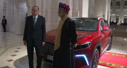 Cumhurbaşkanı Erdoğan'dan Umman Sultanı Heysem bin Tarık'a Togg hediyesi