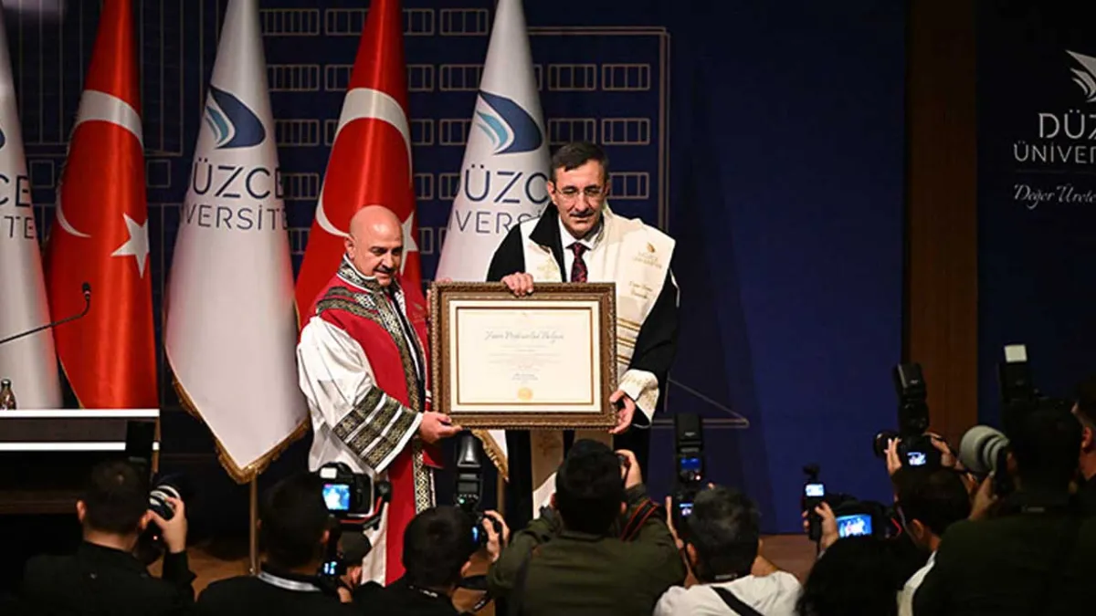 Cumhurbaşkanı Yardımcısı Yılmaz’a fahri profesörlük ünvanı haberinin görseli