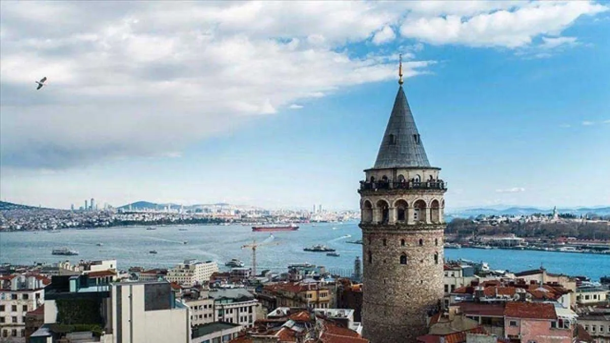 Daha az seyahat daha fazla harcama: Turist harcamaları rekor kırdı haberinin görseli