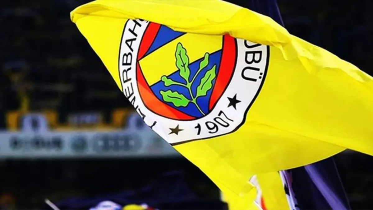 Fenerbahçe’de radikal dönüşüm: Orta sahanın lideri kulübeye hapsoldu! İşte nedeni.. haberinin görseli