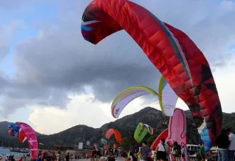 Fethiye’de 25. Uluslararası Ölüdeniz Hava Oyunları Festivali Başladı