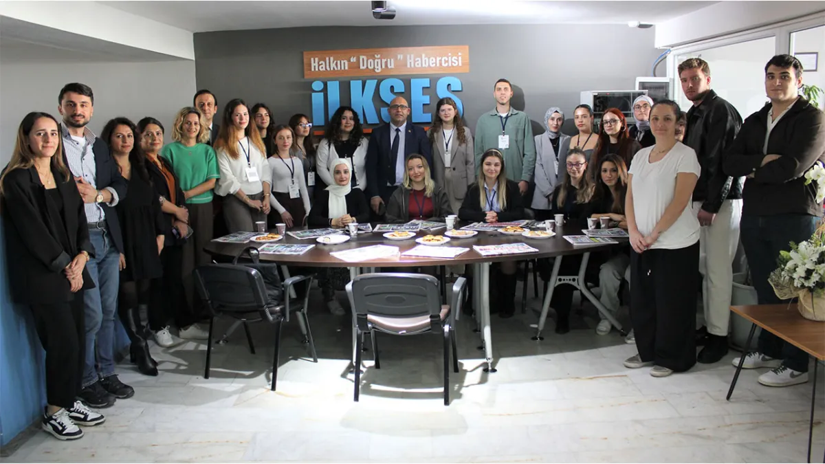 Genç iletişimcilerden İLKSES Gazetesi’ne ziyaret haberinin görseli