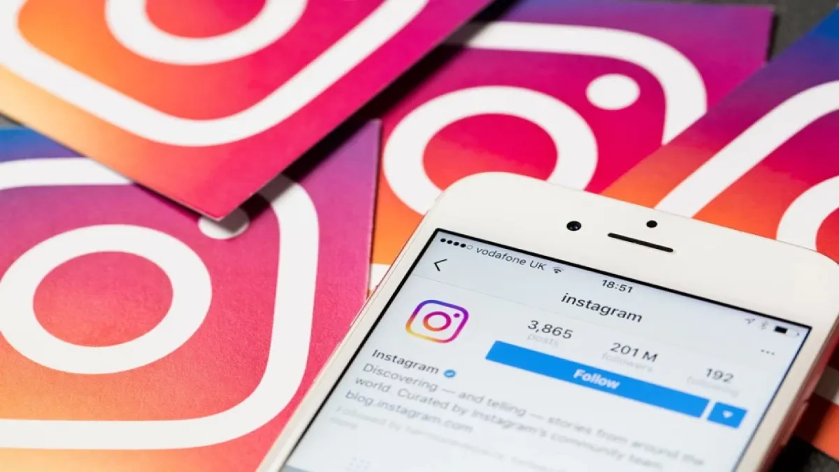Gençler dikkat! Instagram'da ikon devrimi: O 6 cesur ve renkli tasarım telefonları ele geçiriyor! haberinin görseli