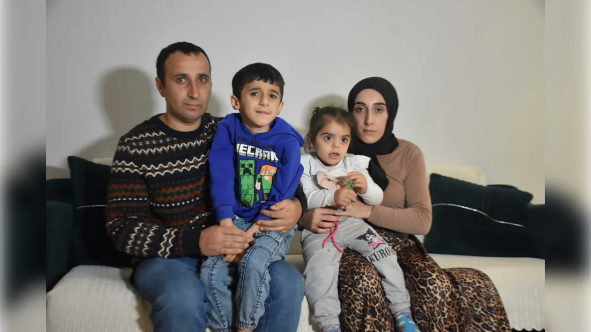 İzmir'de 7 yaşındaki Serhat hem DMD hem otizmle mücadele ediyor haberinin görseli