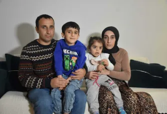 İzmir'de 7 yaşındaki Serhat hem DMD hem otizmle mücadele ediyor