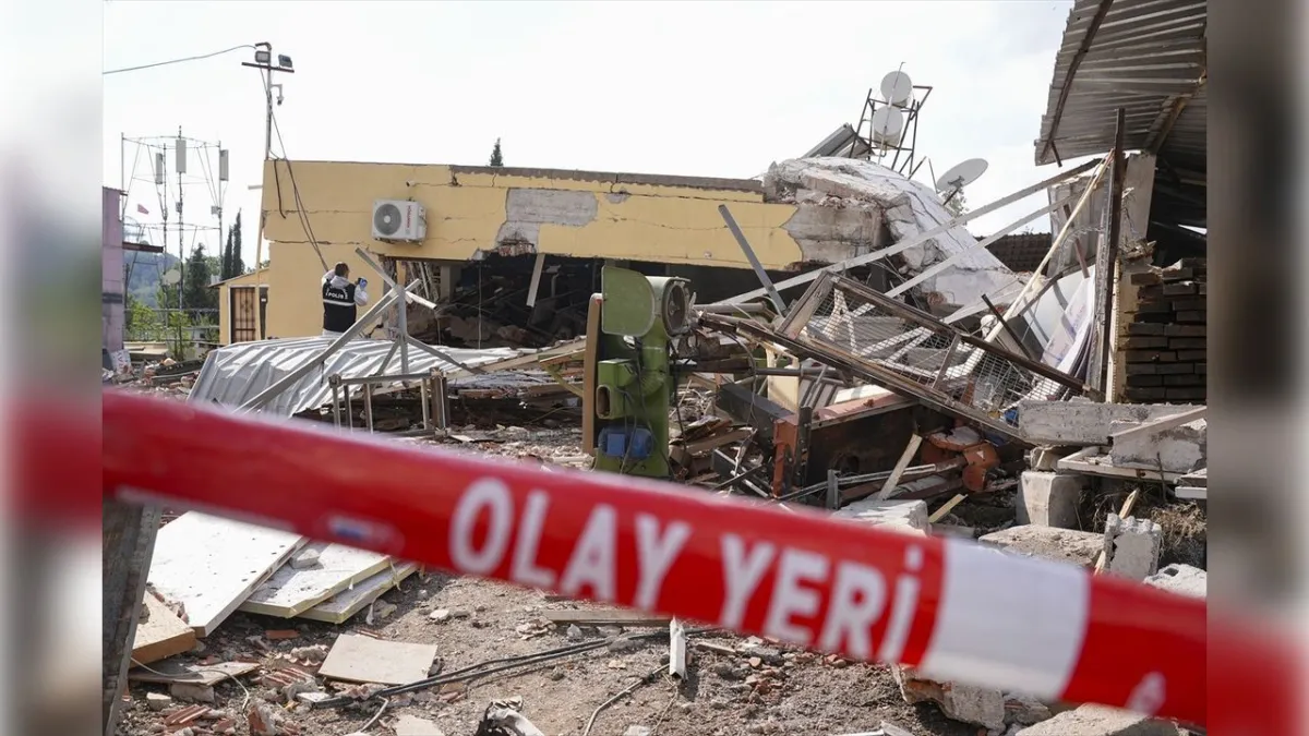 İzmir’de evde patlama: 1 yaralı haberinin görseli