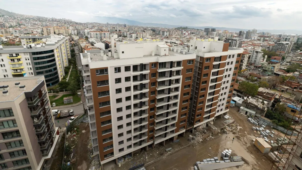 İzmir’de kentsel dönüşüm hızlandı: Örnekköy’de anahtar teslimi başlıyor haberinin görseli