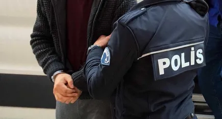 Metroda oyuncak tüfekle gezen çocuk gözaltına alındı