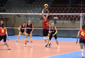 Sultanlar Ligi’nde İzmir derbisi