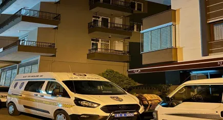 Trabzon’da evde dehşet: Eşi ve kızını silahla yaraladı