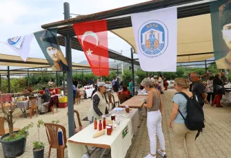 Efes Selçuk’ta üretici pazarına yoğun ilgi